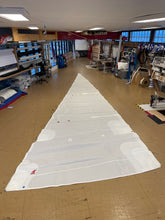 Indlæs billede til gallerivisning Fok FL: 10.87m - Crosscut dacron #787